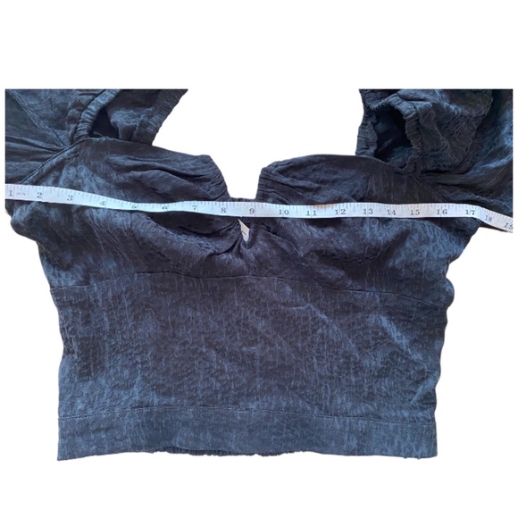 ElleJay Revolve Black Leopard Print Cropped Top Size Large Smocked Back - Picture 7 of 14